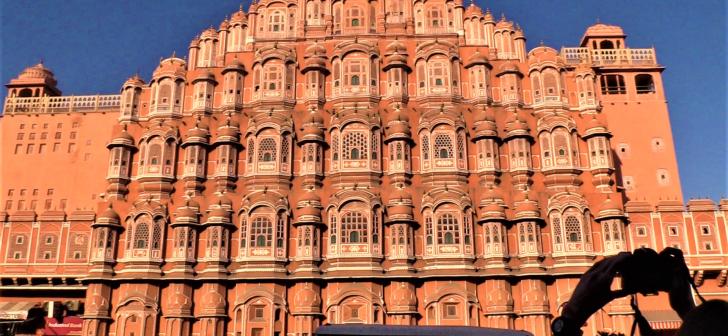 El Hawa Mahal o Palacio de los vientos en Jaipur. ABC Mundial en India: Visita al Triángulo de Oro.  Foto Pablo Pla IG @pablitopla