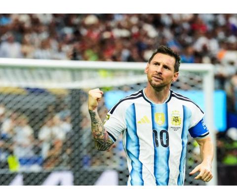 Lionel Messi cumple 39 años en la cima del fútbol mundial y sigue desafiando al tiempo.