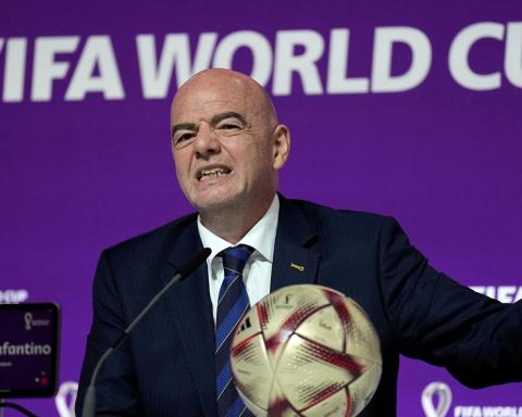 La FIFA da marcha atrás y retira su plan para comercializar el Mundial mediante una filial privada.