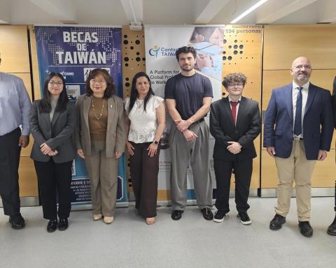 Taiwán compartió en UADE la historia de su revolución tecnológica y su apuesta por la educación.