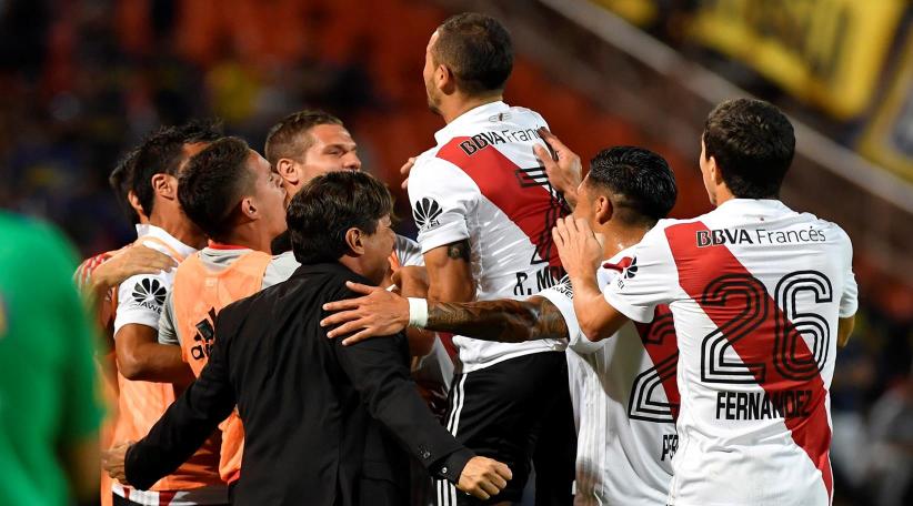 River festeja el triunfo frente a un equipo de Boca que tuvo una noche para el olvido