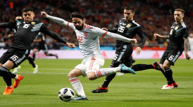 El partido se disputó en Madrid. Un triplete de Isco, Diego Costa, Thiago Alcántara y Aspas le dieron la goleada al local.
