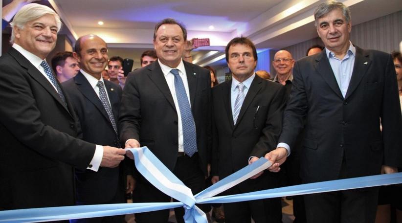 El ministro de Turismo de la Nación, Gustavo Santos, encabezó la inauguración oficial del hotel Howard Johnson Plaza Buenos Aires