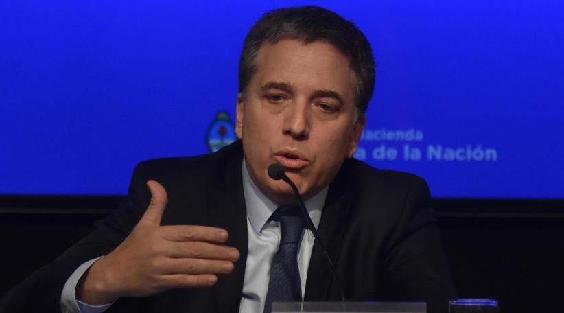 El ministro de Haciendo realizó el anuncio junto a su par de Finanzas, Luis Caputo, en conferencia de prensa. "Queremos ratificar el rumbo de política fiscal", anunció.
