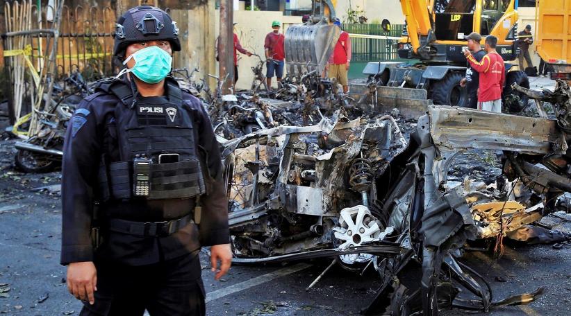 El Estado Islámico reivindica los tres atentados suicidas en contra de la comunidad cristiana de Indonesia; reportan 11 muertos y 40 heridos