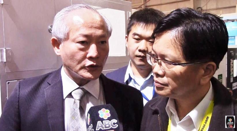 Sunny Yang, Gerente del departamento de servicios al exterior de la Empresa taiwanesa Tongtai, junto a Victor Chu, Director de la oficina de Taipei