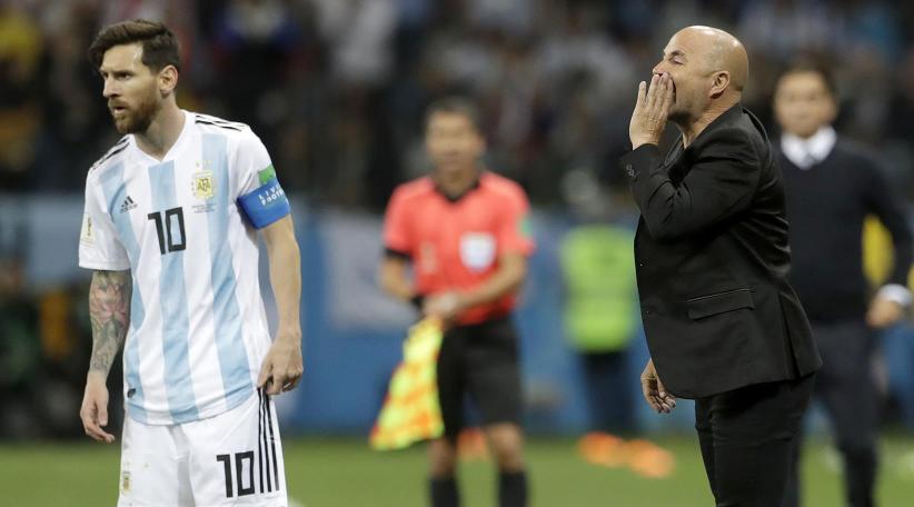 El equipo, con línea de cuatro, sería: Armani, Mercado, Otamendi, Mascherano, Rojo, Pavón, Dybala, Banega, Di María, Messi y el "Pipa" Higuaín.
