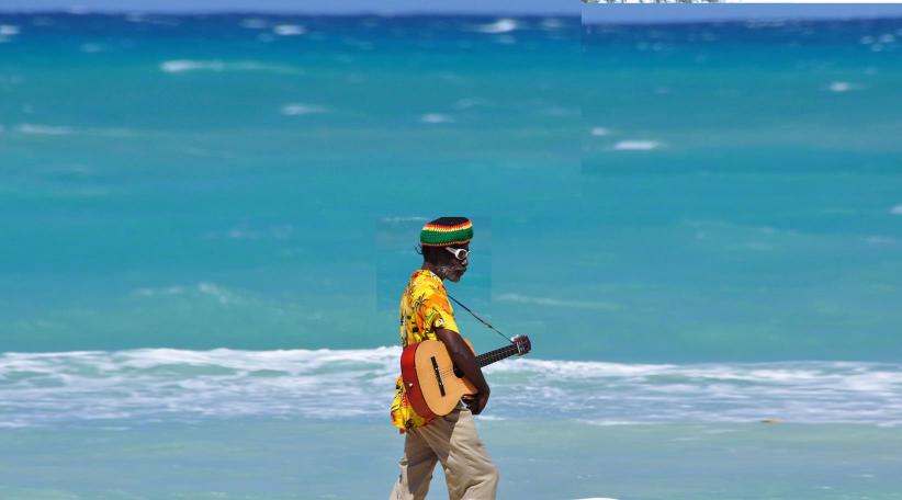 El ministro de turismo de Jamaica, Edmund Bartlett, abogó por una nueva arquitectura para el sector que aporte mayor valor a las experiencias de los visitantes y aumente el crecimiento