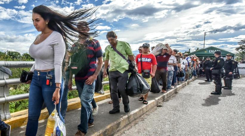 Más de un millón de migrantes venezolanos han ingresado a Colombia en los últimos 15 meses, según estimaciones oficiales, y más de 4.000 han llegado a la frontera con Ecuador todos los días.
