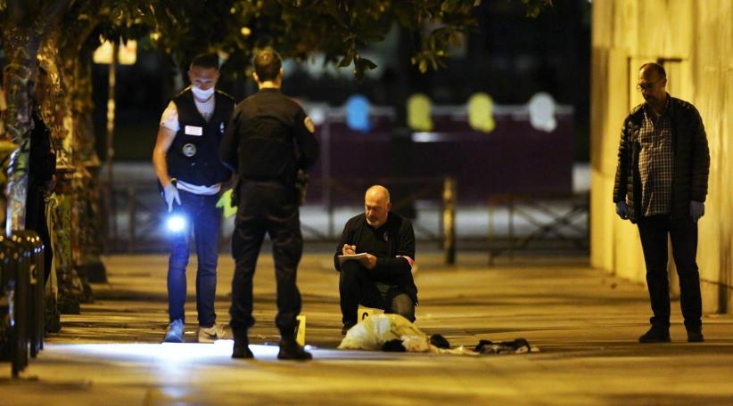 Siete personas resultaron heridas, cuatro de gravedad, en un ataque ocurrido en París. 