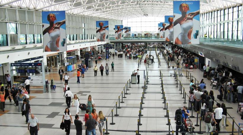 Se podrán ingresar al país por vía aérea celulares y computadoras personales sin necesidad de declararlos previamente