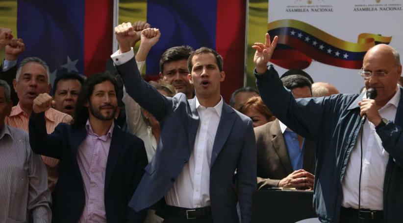 Both the international community and the National Assembly (AN), declared in contempt by the Supreme Court, mark Maduro as an usurper. 