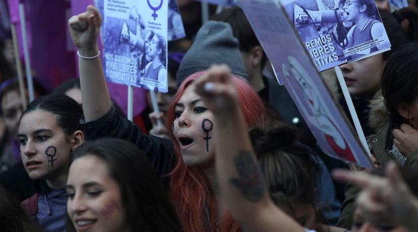 Día Internacional de la Mujer: Ruidosa protesta en España