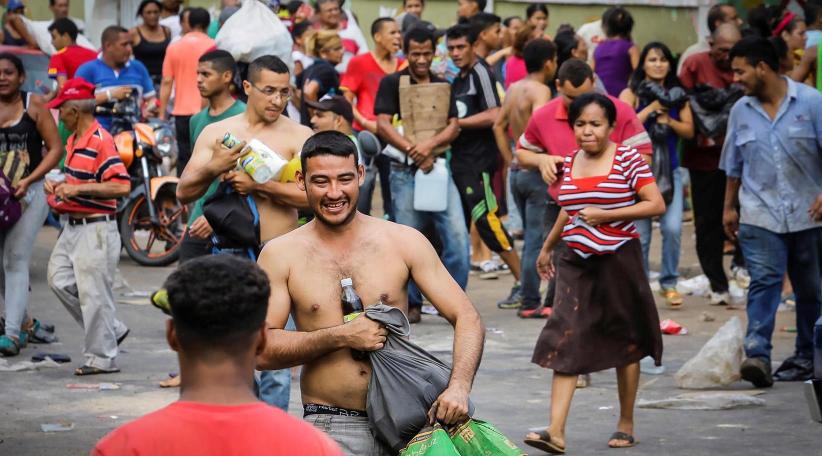 Apagón y saqueos en Venezuela: EE.UU. retira a todo su personal diplomático 