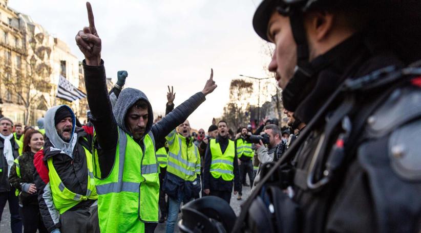 Los "chalecos amarillos" lanzan un ultimátum en una nueva jornada violenta