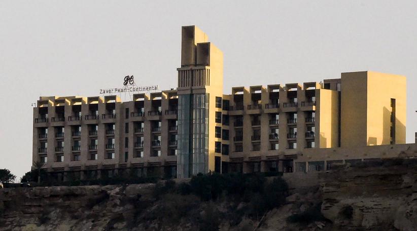 Gunmen storm five-star hotel in Pakistan