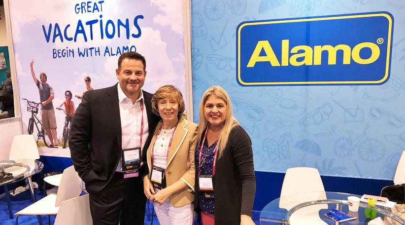 Enrique Tomé, Director de ventas para Latinoamérica, México y el Caribe de Alamo, Cristina MacDougall, Directora de TBM, y Karina Giorgenello de ABC MUNDIAL