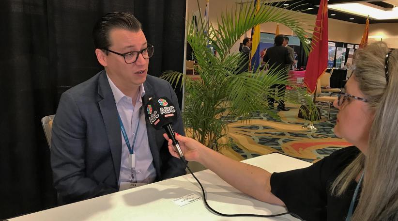 Erick Garnica representa a Discover The Palm Beaches