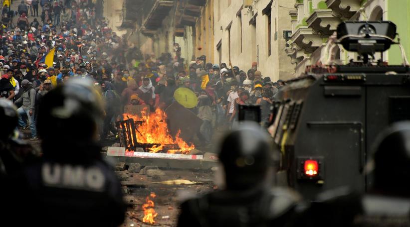 Duros enfrentamientos en Ecuador mientras Lenín Moreno ofrece diálogo