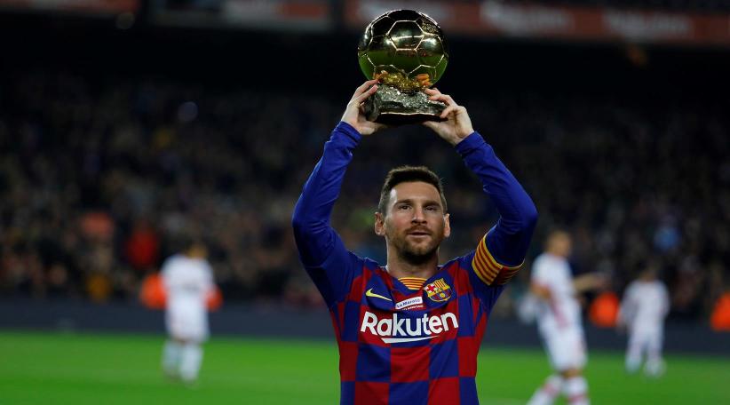 El Camp Nou homenajea a Messi por su sexto Balón de Oro