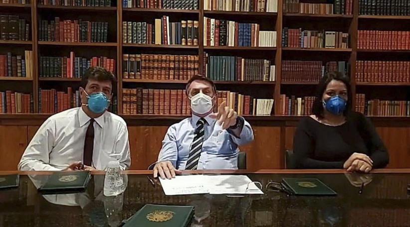 Brasil: Jair Bolsonaro apareció con barbijo y se realizó un examen para determinar si tiene coronavirus