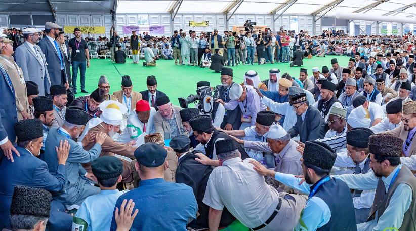 Mirza Masroor Ahmad durante el Jalsa Salana UK 