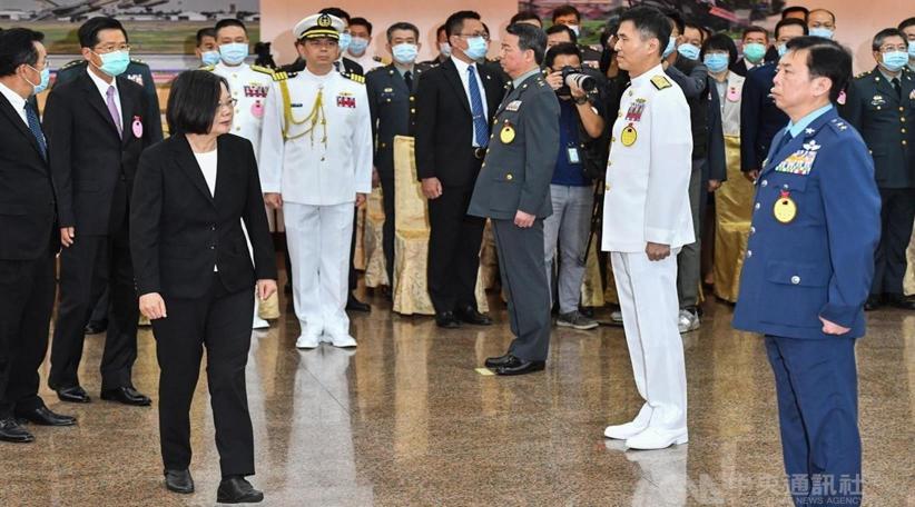 Tsai pidió a los militares de Taiwán que permanezcan vigilantes a raíz de las frecuentes incursiones de los aviones de la Fuerza Aérea China