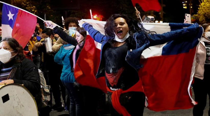 Chile aprueba por abrumadora mayoría cambiar la Constitución de Pinochet 