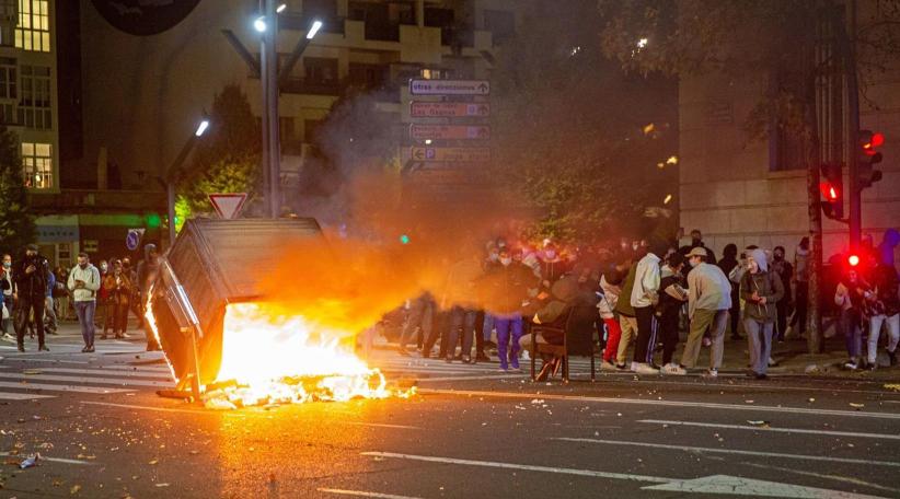 Otra noche con protestas violentas en toda España ante las restricciones