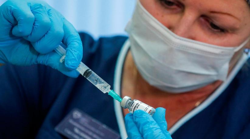 Covid: España comenzará la vacunación  en 10 días con la curva de contagios al alza