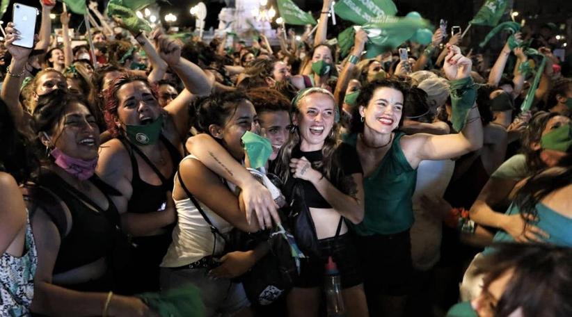 El aborto legal es ley en Argentina: el Senado aprobó la interrupción del embarazo