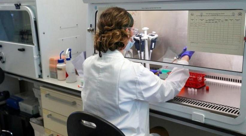 Reino Unido aprueba la vacuna de Oxford-AstraZeneca contra el covid-19