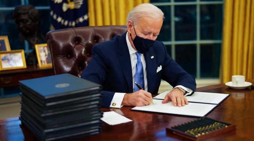 Biden ordena proteger a los 'soñadores' y parar de construir muro con México