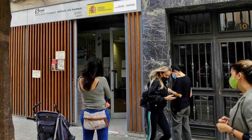 España: La pandemia destruye 218.953 empleos en enero y deja 76.216 parados más en la tercera ola
