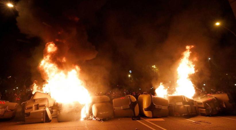Comercios saqueados y bancos dañados en una noche con 4 detenidos en Cataluña