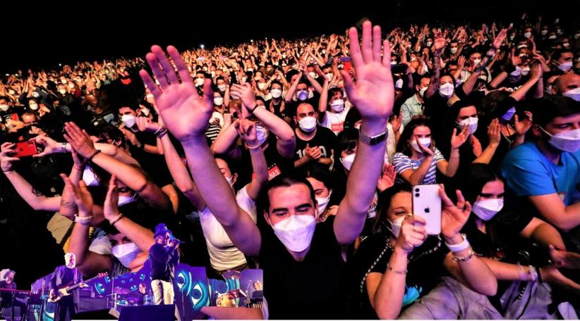 Performance at Palau Sant Jordi concert hall in Barcelona on Saturday night recalls pre-pandemic times