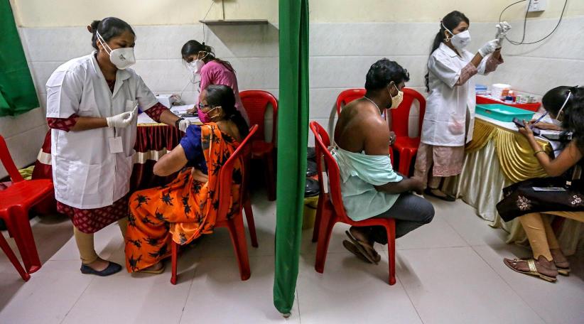  India aplica más de 100 millones de dosis de la vacuna COVID-19