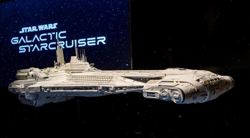 Revelan el sable de luz real Star Wars creado por Disney, disponible en Galactic Starcruiser en 2022