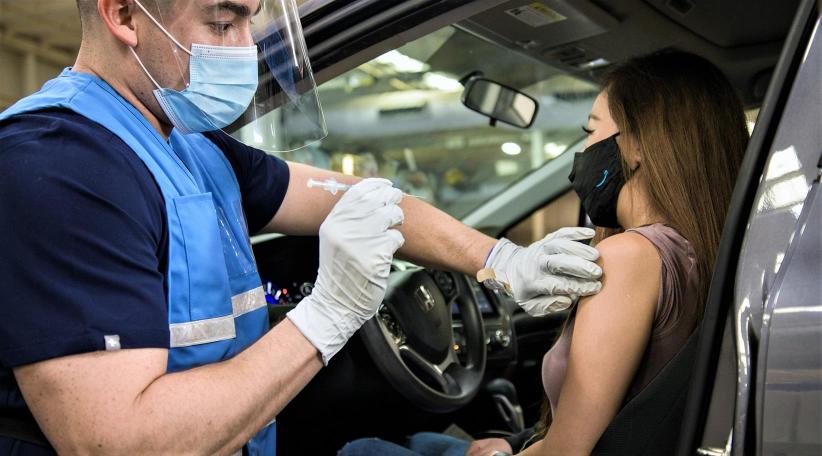 EEUU: El 60% de los adultos ha recibido al menos 1 dosis de la vacuna COVID-19