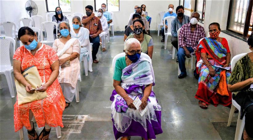La India registra menos de 40.000 casos por primera vez en tres meses