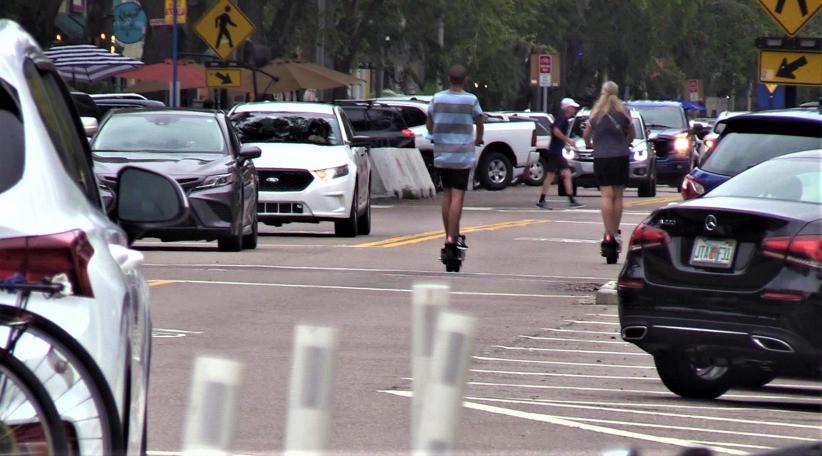 Alquilar scooters es la mejor forma  para recorrer el centro de St. Pete