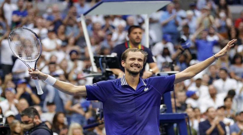 Medvedev derrota a Djokovic y gana el US Open