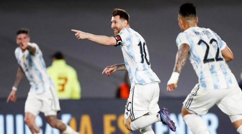 Argentina goleó a Uruguay y se acerca a Qatar 2022
