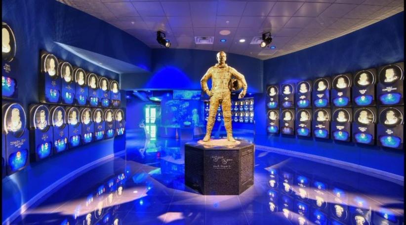 Nuevos astronautas ingresan al U.S. Astronaut Hall of Fame