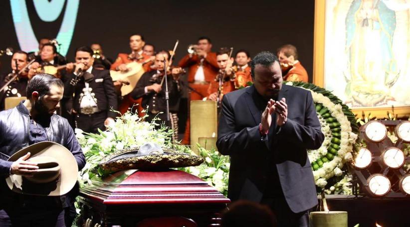 México: Una multitud despidió al "Charro" Vicente Fernández