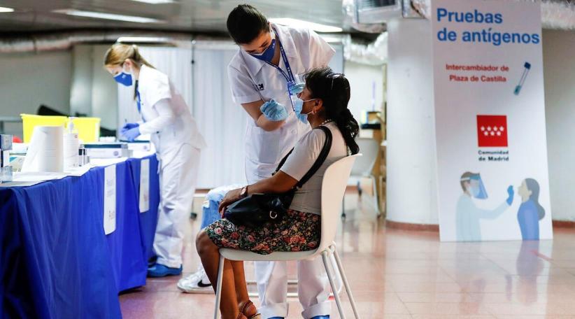 España registra un pequeño freno a los contagios de COVID en algunas comunidades