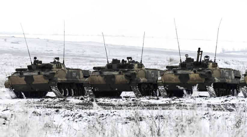  UK threatens sanctions on Kremlin-linked people over Ukraine