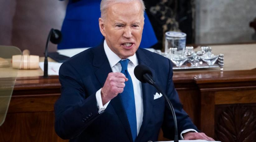 Biden promete detener a Rusia y golpear la inflación