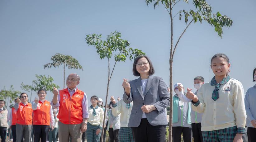 La presidenta Tsai Ing-wen asiste a la inauguración de la bicisenda más larga de Taiwán