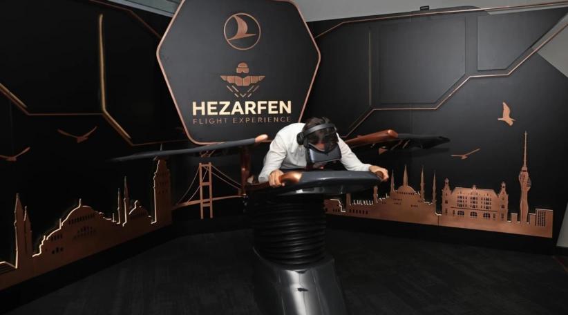  Con el objetivo de superar las expectativas de los pasajeros en cada etapa del viaje, Turkish Airlines lanzó un simulador de vuelo virtual, Hezarfen Flight Simulator Experience, en el CIP Business Lounge en el aeropuerto de Estambul.